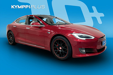 Tesla Model S Performance Dual Motor ** Punainen / Valkoinen sisusta / 2x renkaat ja vanteet / ACC - Tehokas ja tyylikäs Tesla – pitkä toimintamatka, huippuvarusteet ja älykkäät toiminnot!