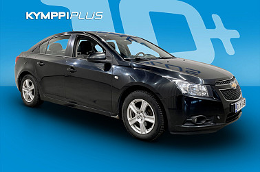 Chevrolet Cruze 4-ov LS 1,6 83kW MT5 **Moottorinlämmitin / Ilmastointi / Hyvät nastat / Kansiremontti ja jakopää 2022** - Juuri huollettu Suomi-auto hyvillä talvirenkailla.