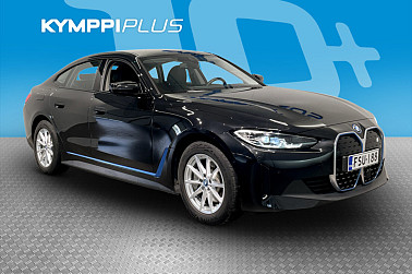 BMW i4 eDrive40 ** 2x renkaat ja vanteet / Adapt. vakkari / Shadow Line ** - RAHOITUSKORKO tähän autoon vain 3,89% - Pienillä kilometreillä oleva upea BMW! Tässä kulkee laatu ja käytännöllisyys käsi kädessä!