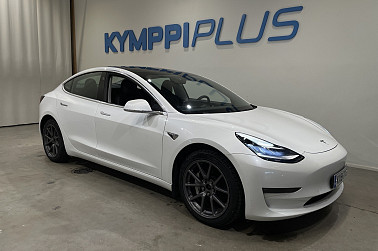 Tesla Model 3 Long Range** Vetokoukku / Lasikatto / ACC - Koukullinen Long Range!