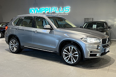 BMW X5 F15 xDrive30d TwinPower Turbo A ** Vetokoukku / Kamera / Comfort Access ** - Hyvin varusteltu BMW X5 – tyylikäs, tehokas ja ajovalmis!