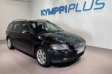 Volvo V50 2,4 Momentum ** MYYDÄÄN HUUTOKAUPALLA ** - Myydään HUUTOKAUPALLA!!!