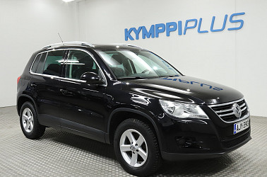 Volkswagen Tiguan Sport & Style 2,0 TDI 103 kW, Tiptronic-autom. 4MOTION * Lasikatto / Nahkasisusta / Webasto * - Vetokoukku / Vakkari / Suomi-auto / Juuri huollettu!