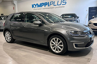 Volkswagen Golf e-Golf 100 kW (136 hv) automaatti **Dynaudio / ACC / Blis / Navi ** - Sähköauto huippuvarusteilla, loistava akku, pieni kulutus – fiksun valinta arkeen!