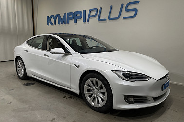 Tesla Model S 100 D ** Adapt. vakkari / Lasikatto / 2x renkaat ja vanteet - Tämä auto tarjoaa Teslan ajomukavuuden, turvallisuuden ja suorituskyvyn yhdessä paketissa.