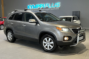 Kia Sorento 2,2 CRDi AWD EX A/T 7P ** Xenon / Vetokoukku / 7 paik. ** - Seitsemän istuinta ja neliveto!