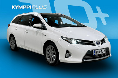 Toyota Auris Touring Sports 1,8 Hybrid Premium / Bi-Xenon / Lasikatto / Vetokoukku / Navi - Tilava, mukava ja laadukas auto koko perheelle – täydellinen niin arkeen kuin matkoille!
