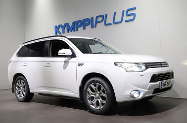 Mitsubishi Outlander PHEV Instyle Navi 4WD 5P **Vetokoukku / Sähköluukku / Peruutuskamera / Nahat / Kattoluukku** - Hybridien kestosuosikki saapui myyntiin. Nämä viedään tähän hintaan käsistä, ota yhteyttä!