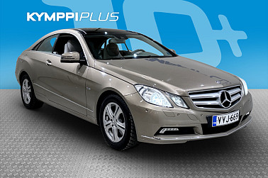 Mercedes-Benz E 350 CGI BE Coupé A **Suomi-auto / Vakionopeudensäädin /  Puolinahkaverhoilu / BI-Xenon-ajovalot** - Tässä Mercedes-Benzissä yhdistyvät sporttinen ajotuntuma ja Mersulle ominainen rauhallinen ajomukavuus, joka tekee jokaisesta matkasta nautinnon.