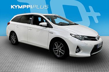 Toyota Auris Touring Sports 1,8 Hybrid Active ** Peruutuskamera / Vakkari / Navi ** - RAHOITUSKORKO tähän autoon vain 2,49% - ** Katsastettu 01/2026 / Moottorilämmitin sisähaaralla / Kahdet renkaat ja vanteet **
