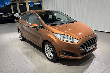 Ford Fiesta 1,0 EcoBoost 100hv Start/Stop Titanium M5 5-ovinen  MYYDÄÄN HUUTOKAUPAT.COM:in kautta! - Ford Fiesta 1.0 EcoBoost 100hv Titanium 2013 – pieni, pirteä ja täynnä energiaa. Ketteryys, tyyli ja hauskuus joka ajoon!