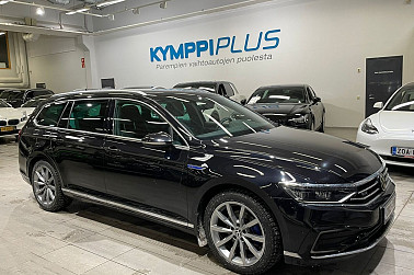 Volkswagen Passat Variant GTE Plug-In Hybrid 160 kW DSG-automaatti **Koukku / Webasto / Matrix LED / ACC / P.Kamera ** - Akkutestattu ladattava hybridi – nopeat kaupat ja rahoitus edullisella korolla!
