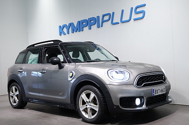 Mini Countryman Cooper SE ALL4 Essential ** Navi / Tutkat / LED ** - Käytönnöllisen kokoinen lataushybrid vaikka kaupunkiajoon! Menee ruutuun kuin ruutuun!