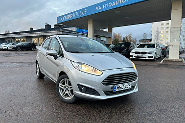 Ford Fiesta 1,0 EcoBoost 100hv PowerShift A6 Edition 5-ov * Suomi-auto / 2 renkaat aluvanteilla / Lohkolämmitin * - Tyylikäs ja taloudellinen Ford Fiesta 1.0 EcoBoost 100hv PowerShift! Ketterä, mukava ja täynnä ajonautintoa – täydellinen kaupunkiin ja matkoille!