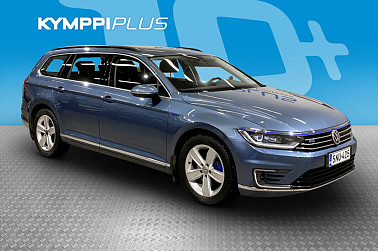 Volkswagen Passat Variant GTE Plug-In Hybrid 160 kW (218 hv) DSG-automaatti ** Suomi-auto / SoH 85,1 / 2 x renkaat vantein ** - Tilava ja taloudellinen Passat GTE tarjoaa sähköajoa, hyvät varusteet ja huoltohistorian luotettavasti.