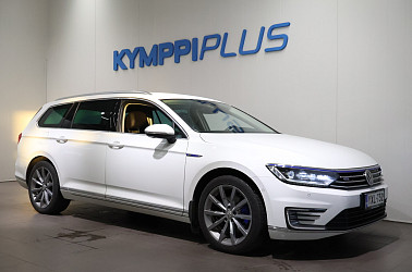 Volkswagen Passat Variant GTE Plug-In Hybrid 160 kW (218 hv) DSG-automaatti ** Koukku / Webasto / Adapt. vakkari ** - Adaptiivinen vakkari, 360-kamera ja LED-valot – ajamisen helppoutta!