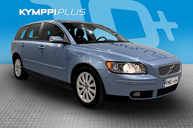 Volvo V50 2,4: ** Vakionopeudensäädin / Monitoimiohjauspyörä / Radio / Nahkapenkit ** - Moottori: 2430 cm3, Bensiini, 103 kW