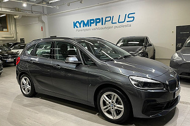 BMW 225 F45 Active Tourer 225xe A **Urheiluistuimet / LED / Navi / Tutkat ** - Tämä ei ole vain kulkupeli, vaan järkevä ja nautinnollinen valinta arkeesi.