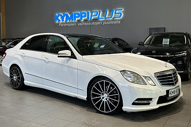 Mercedes-Benz E 220 CDI BE A Premium Business AMG ** Xenon / Musta sisäkatto / 2x renkaat vanteineen - Tämä auto hurmaa tyylikkäällä ja näyttävällä ulkomuodollaan, joka kääntää katseet missä tahansa liikutkin.