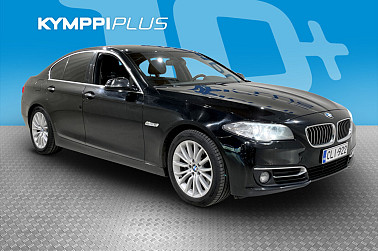 BMW 520 F10 Sedan 520d A xDrive Luxury ** Webasto / Taittuva vetokoukku / Navi / Nahat / Xenon ** - RAHOITUSKORKO tähän autoon vain 1,99% - Upea Luxury-BMW vaivattomaan matkantekoon