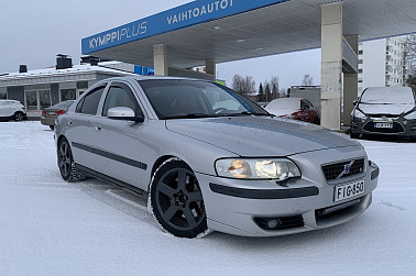 Volvo S60 R AWD A * Four-C Alusta / Nahat muistilla / Tummat lasit * - Aito alkuperäinen Volvo R – suorituskykyä, harvinaisuutta ja puhdasta ajonautintoa!