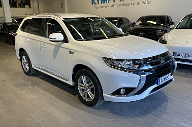 Mitsubishi Outlander PHEV Intense Plus Business 4WD 5P **ACC / LED / P.Kamera / Kessy ** - Luotettava Mitsubishi Outlander PHEV 2018 – säästä ja nauti ajosta!