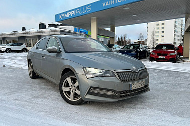 Skoda Superb 1,4 TSI PHEV Ambition iV DSG Autom * Kääntyvä koukku / ACC / LED *