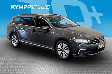 Volkswagen Passat Variant GTE Plug-In Hybrid 160 kW DSG-automaatti - Adapt. vakkari / Koukku / Digimittaristo / Suosittu tilava ja taloudellinen lataushybrid!