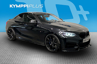 BMW M235I F22 Coupe M235i A xDrive **Comfort access, Prof.Navi, HarmanKardon, M-sport jarrut** - Asiallisesti rakennettu ja näyttävä kokonaisuus.