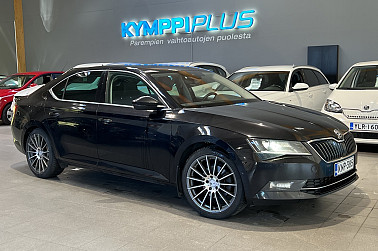 Skoda Superb 2,0 TDI 190 4x4 Style DSG Autom. ** Webasto / Kessy / ACC / Navi / Koukku ** - Siistikuntoinen, hyvin varusteltu ja säännöllisesti huollettu neliveto-Superb!