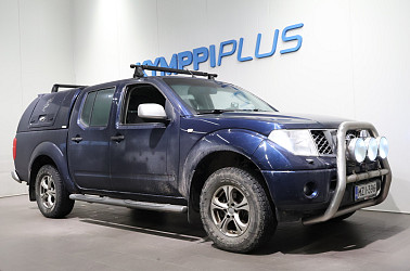 Nissan Navara 2,5 dCi 171 hv XE 4x4 Double Cab ** Koukku / 2x Renkaat ja vanteet / Webasto ** - Vahva, käytännöllinen ja valmis seuraavaan tehtävään.