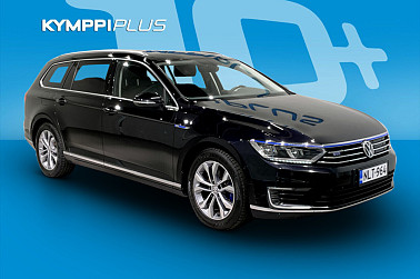 Volkswagen Passat Variant GTE Plug-In Hybrid 160 kW (218 hv) DSG-automaatti ** Adapt. cruise / Koukku / Nahkasisustus / Sähkötoiminen takaluukku ** - Tehoa, tyyliä ja taloudellisuutta – Passat GTE lataa arkeesi sähköistä suorituskykyä!