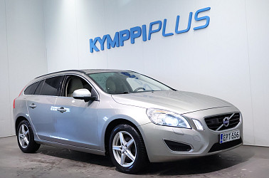 Volvo V60 D4 Momentum aut ** Adapt.vakkari / Vetokoukku / Webasto ** - Automaatti, täydellinen arkeen ja pidemmillekin matkoille! Loistavat varusteet