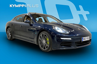 Porsche Panamera S E-Hybrid ** 2 x vanteet renkaineen / Kattoluukku / Xenon / Navigointi / Ilma-alusta / Vakionopeudensäädin / Nahat** - Täydellinen yhdistelmä mukavuutta, tyyliä ja suorituskykyä