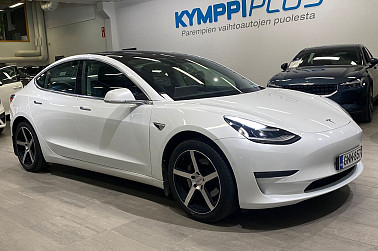 Tesla Model 3 Standard RWD ** 2x renkaat vanteilla / ACC / Lasikatto ** - Tule koeajolle ja ihastu. Tämä Tesla voi olla sinun jo tänään.