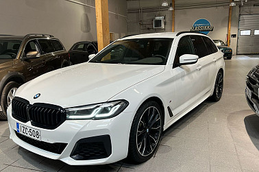 BMW 520 G31 Touring 520d A xDrive MHEV M-sport ** Adap. LED / Navi / Peruutuskamera / Sähköluukku - HIeno ja varusteltu M-Sport!