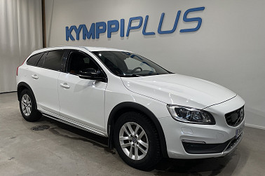 Volvo V60 Cross Country D4 AWD Summum aut ** 2om. Suomi-auto / Webasto / Vetokoukku / Xenon ** - ** Vakkari / Muistipenkki / Nahkasisusta **