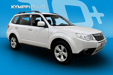 Subaru Forester 2,0 XS VR AT Business **Koukku / Webasto / Xenon / Vakkari** - Juuri katsastettu ja huollettu neliveto valmiina kaikkiin olosuhteisiin!