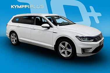 Volkswagen Passat Variant GTE Plug-In Hybrid 160 kW (218 hv) DSG-automaatti** Digimittaristo / Webasto / SoH 92,4 / Adapt.vak / Nahka-alcantra** - Tämä Passat GTE on fiksun kuljettajan unelma – sähköllä sujuvat arkimatkat, bensalla taittuvat pidemmät reissut.