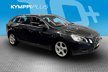 Volvo V60 D3 Momentum - Koukku / Polttoainetoiminen lisälämmitin / Cruise / Tutka