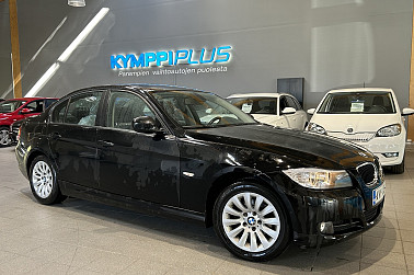 BMW 318 E90 Sedan Business Sport ** Auto.ilm / 2x renkaat vanteineen / Vakkari / Moottorinlämmitin - Upea BMW taloudellisella tekniikalla! Autoon löytyy kahdet renkaat. Todella fiksu kokonaisuus.