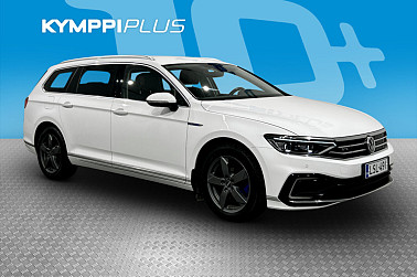 Volkswagen Passat Variant GTE Plug-In Hybrid 160 kW DSG-automaatti ** Matrix-Led / Digimittaristo /  ACC ** - Webastolla ja vetokoukulla varusteltu Hybridi Passat!