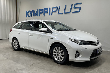 Toyota Auris Touring Sports 1,8 Hybrid Active ** Suomi-auto / Koukku / Peruutuskamera / Vakkari ** - ** 2 omistajaa / Vakkari / Juuri huollettu **