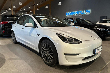 Tesla Model 3 Long Range** Acceleration boost / Matrix / Lämpöpumppu / Premium Audio - Hieno model 3 pitkällä kantamalla ja vaalealla sisustalla.