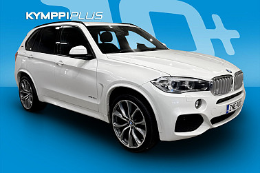 BMW X5 F15 xDrive40e A * 3x M-Sport / HUD / Koukku / Muistipenkki / Nahka-alcantara * - BMW X5 xDrive40e M-Sport – tehoa, tyyliä ja mukavuutta! Täyden kympin hybridi!