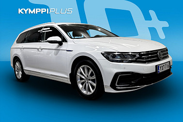 Volkswagen Passat Variant GTE Plug-In Hybrid 160 kW DSG-aut * Webasto kaukolla / Vetokoukku / Peruutuskamera / ACC / LED * - Tyylikäs ladattava hybridi – LED-ajovalot, urheiluistuimet, huippuvarusteet ja talvilämmitys!