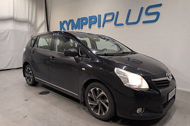 Toyota Verso 1,8 Valvematic Sol Edition Multidrive S 7p ** Lohkolämmitin sisähaaralla / Lasikatto / Vetokoukku / 7-paikkainen ** - 7-paikkainen kansanauto, uudella tuulilasilla ja juuri huollettuna!