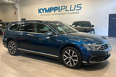 Volkswagen Passat Variant GTE Plug-In Hybrid 160 kW DSG-automaatti **Matrix LED / Webasto / 360 kamera / Sähköluukku - Tämä ei ole pelkkä auto – tämä on valinta mukavammasta, taloudellisemmasta ja älykkäämmästä arjesta.