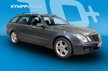 Mercedes-Benz E 320 CDI T A ** Xenon / Navi / Koukku / Sähköinen takaluukku / Monisäätöinen kuljettajan istuin / Hyvin huollettu ** - Mercedes-Benz E 320 CDI T A – Tehokas V6-diesel, nahkasisustus, Xenon-valot, vetokoukku ja kahdet renkaat!  Huollettu, tilava ja tyylikäs