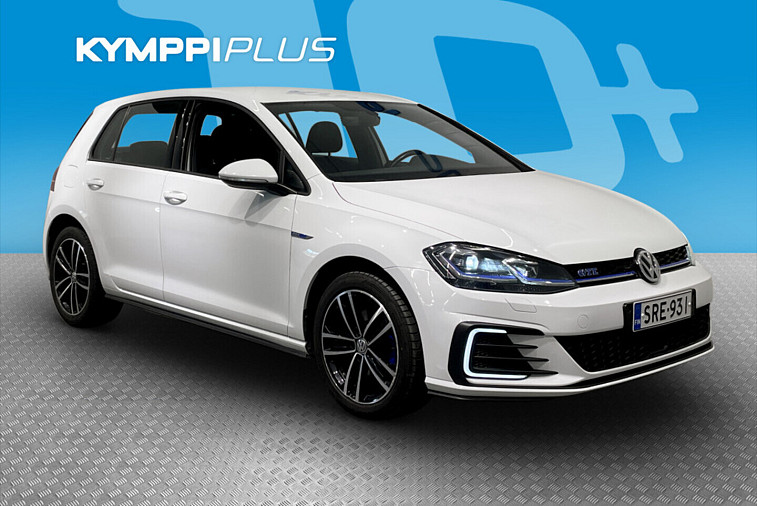 Volkswagen Golf GTE Plug-In Hybrid 150 kW (204 hv) DSG-automaatti - Näppärä, tyylikäs ja edullinen lataushybrid! / Adaptiivinen vakkari / Carplay / Sporttipenkit